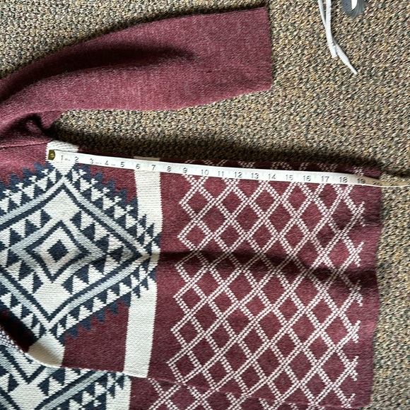 Cardigan - Picture 7 of 8